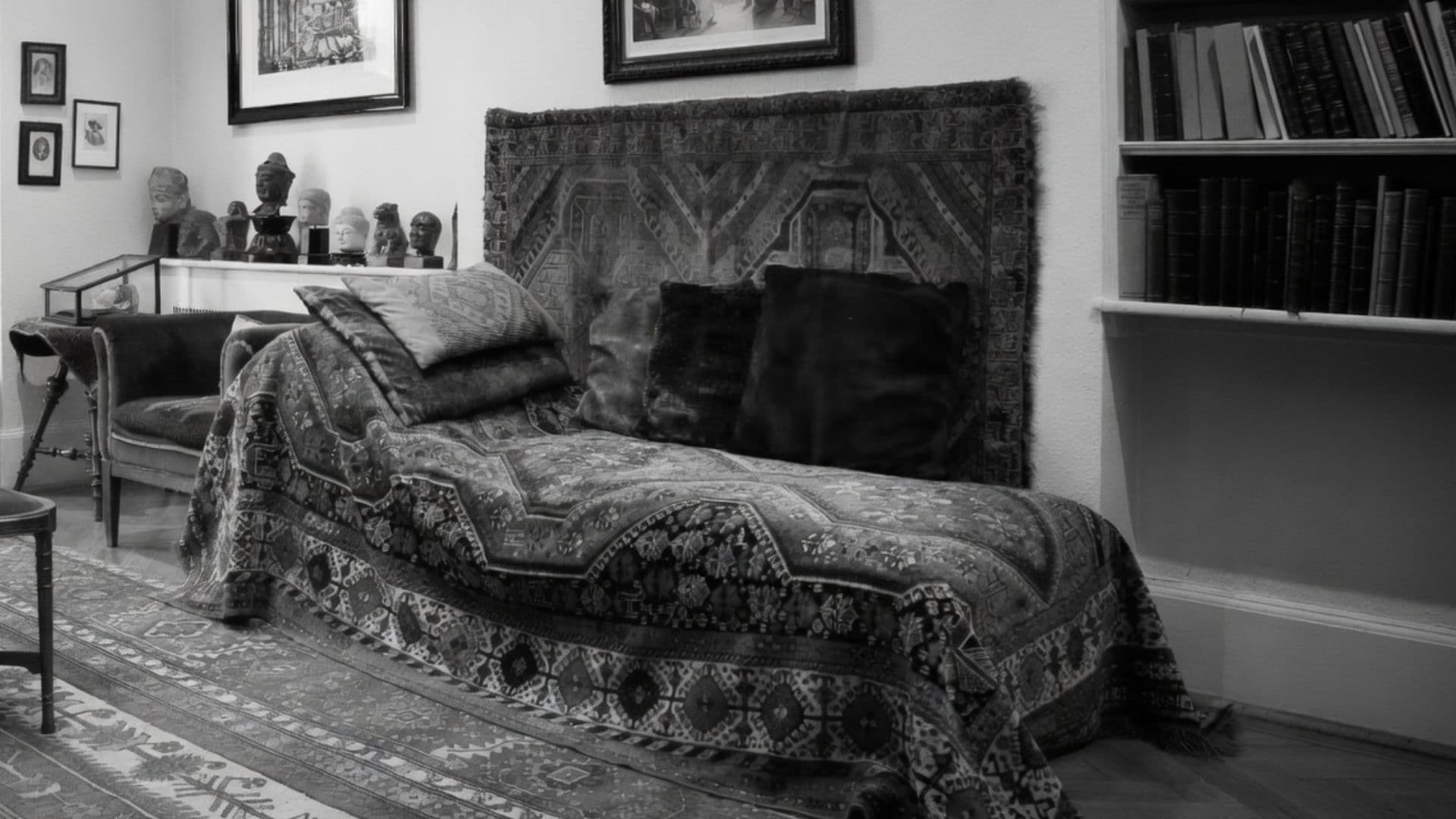 Il lettino originale di Sigmund Freud esposto al Freud Museum di Londra